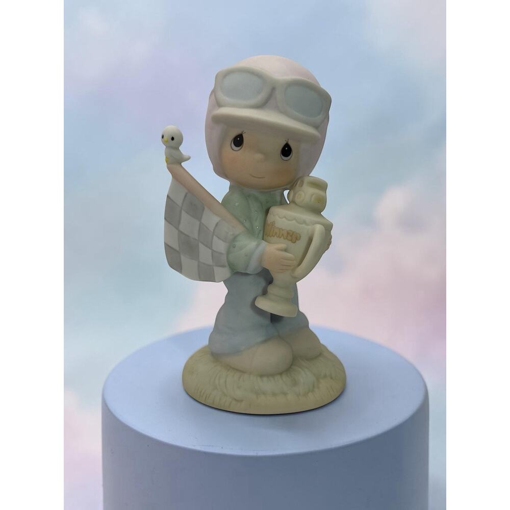 Porcelain figurine 'Trust in the Lord to the Finish' by Precious Moments 1984